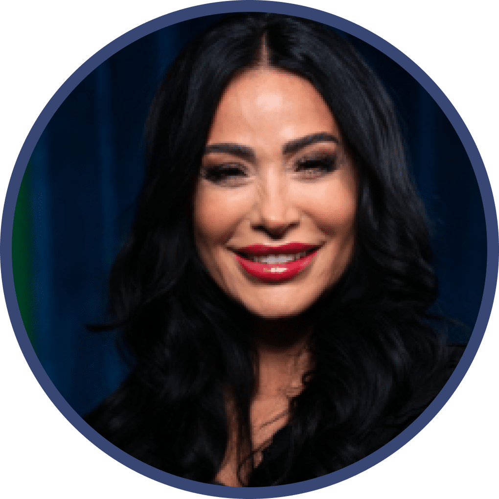 blue circle around a portrait image of german tv host and entrepreneur Gönül Pehlivan